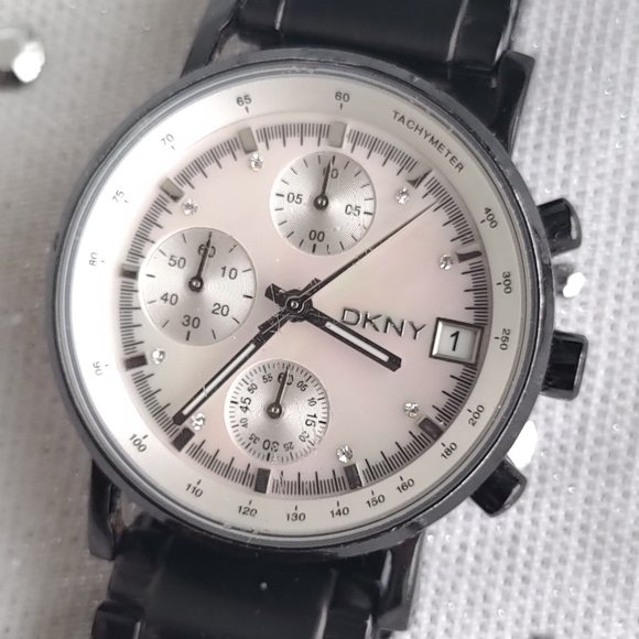 36mm DKNY Mother-Of-Pearl Chronograph Ladies Watch with Sparking Hour Markers! - Picture 8 of 9